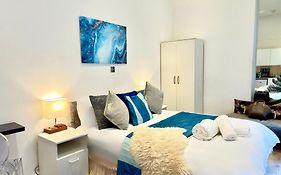 The Regent - Entire Studio In Central London - Prime Location